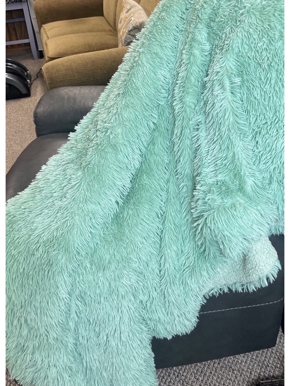 The Connecticut Home Company faux fur & Sherpa Queen comforter